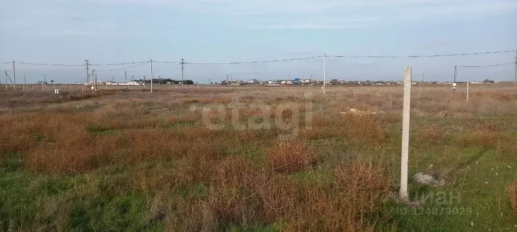 Участок в Крым, Сакский район, Штормовское с/пос, с. Крыловка  (10.0 ... - Фото 1