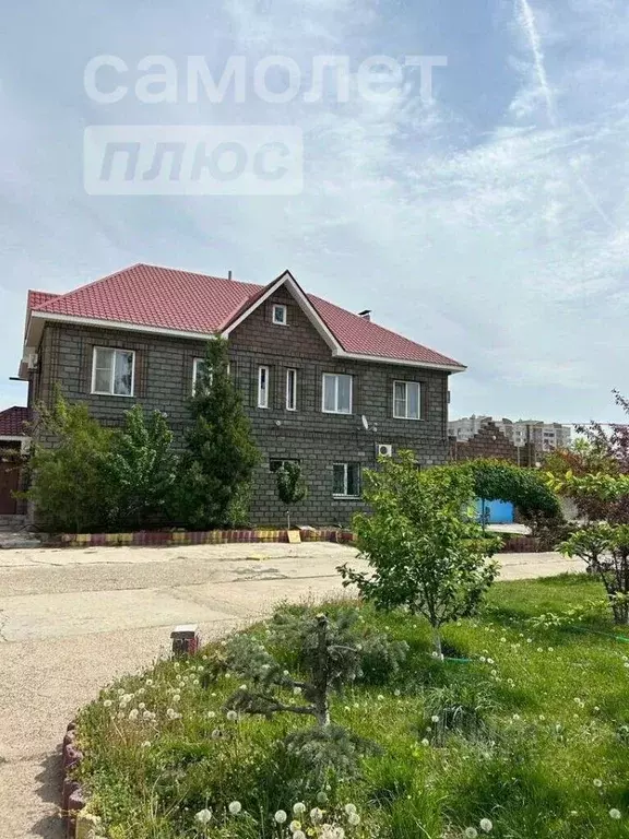 Дом в Астраханская область, Астрахань ул. Айвазовского, 1А (361 м) - Фото 0