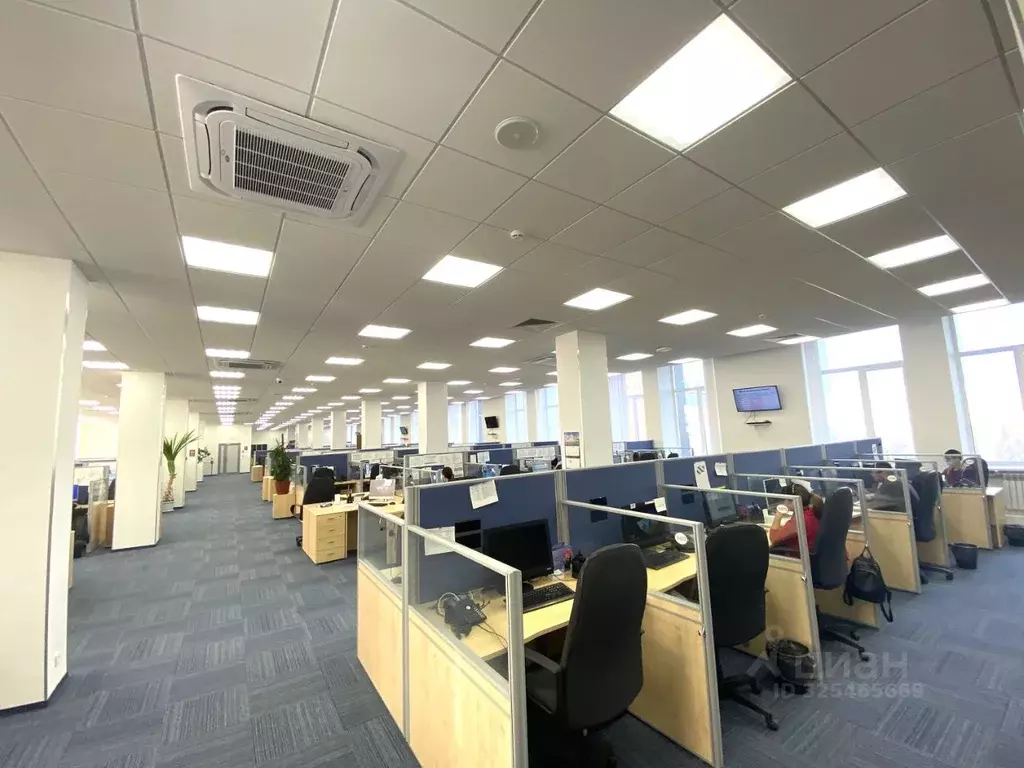 Помещение свободного назначения в Омская область, Омск просп. Карла ... - Фото 1