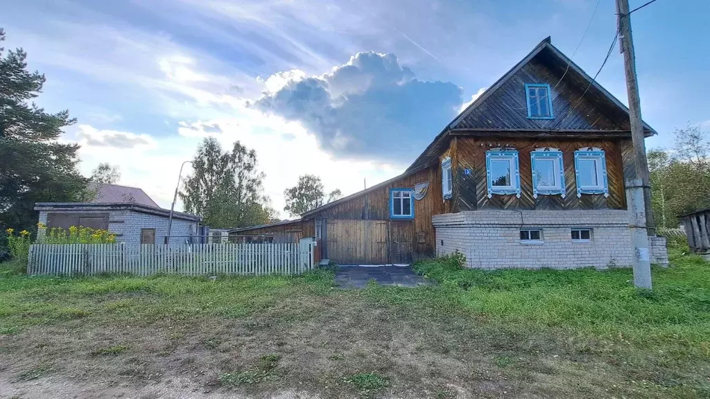 Дом в Кировская область, Оричевский район, Усовское с/пос, д. Жирухины ... - Фото 1