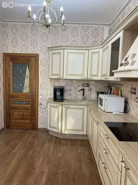 4-комнатная квартира: Кемерово, Московский проспект, 8 (104.6 м) - Фото 1