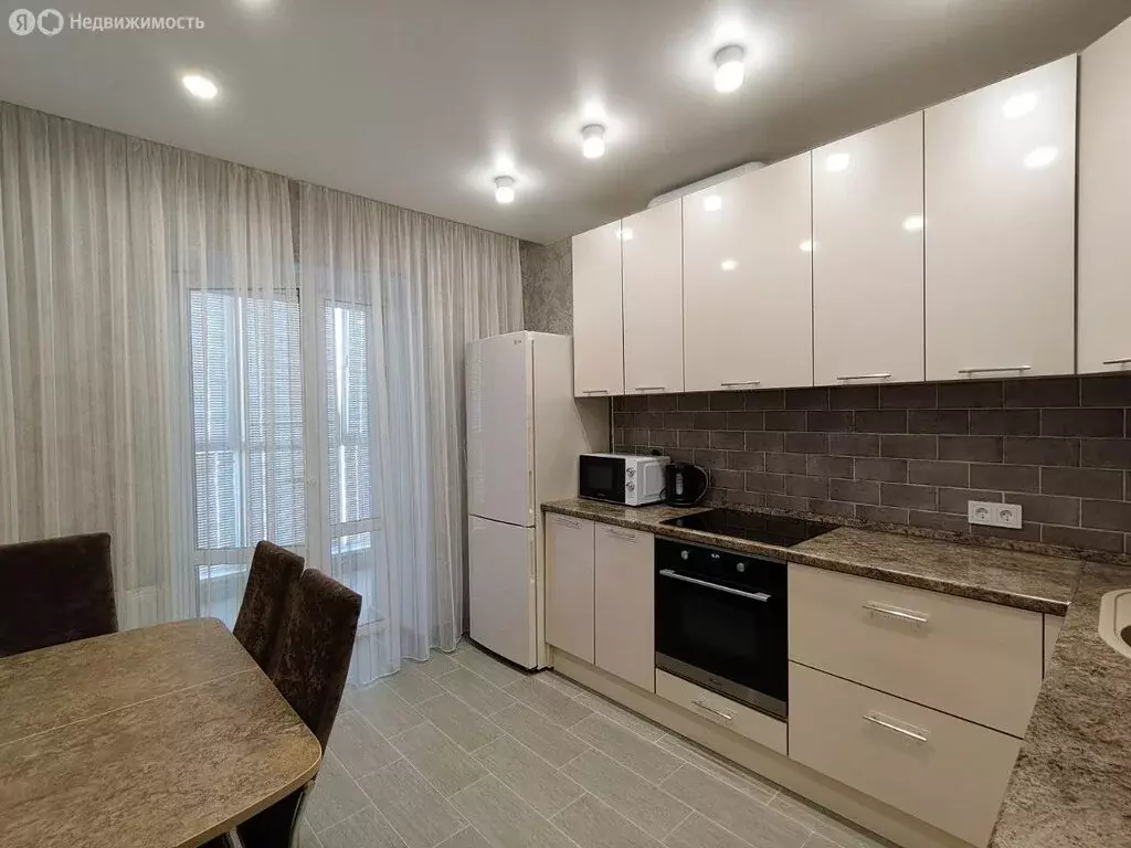 1-комнатная квартира: Брянск, улица имени А.Ф. Войстроченко, 5 (37.3 ... - Фото 2