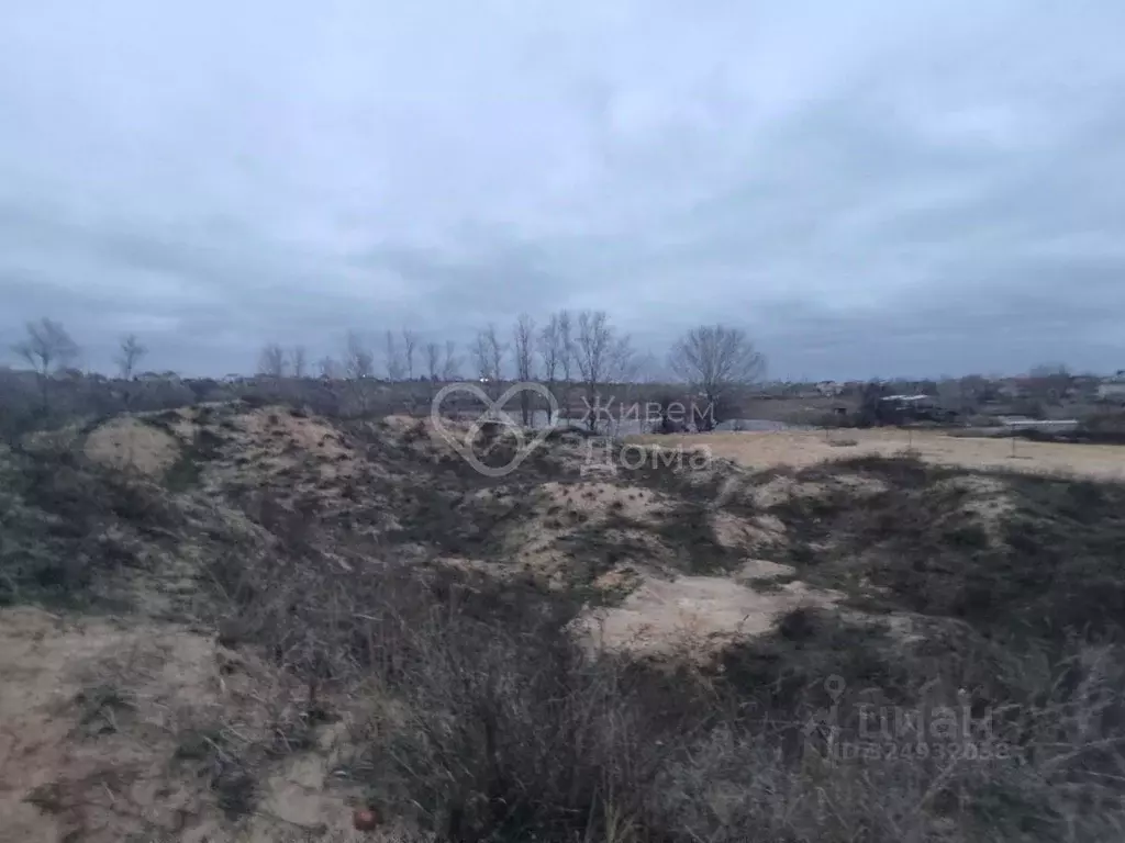 Участок в Волгоградская область, Волгоград пос. Латошинка, ул. ... - Фото 1