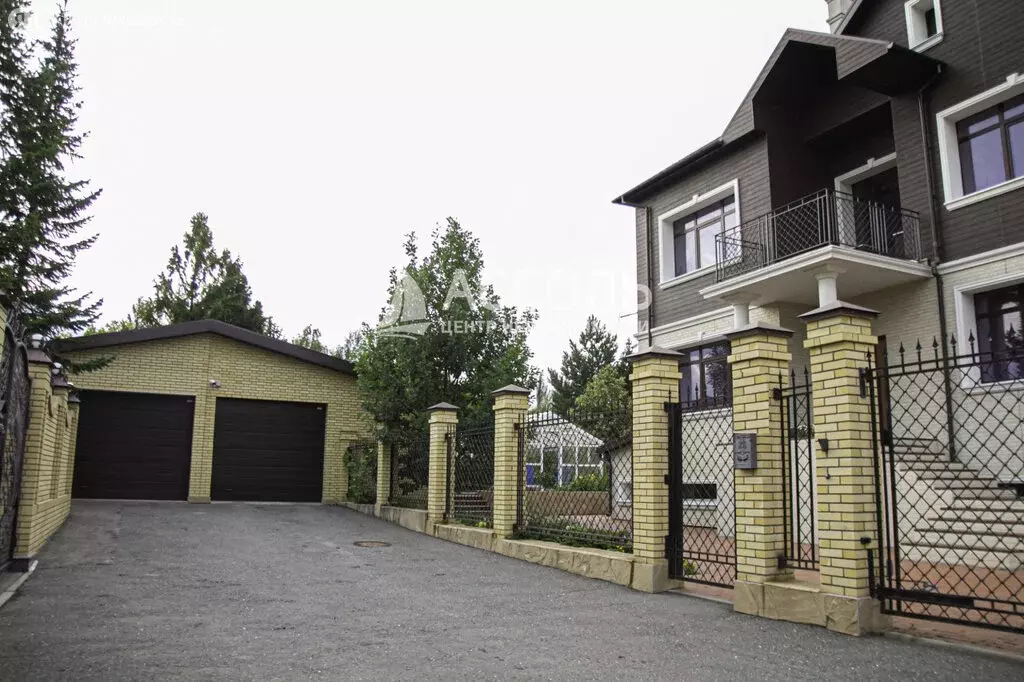 Дом в Омск, микрорайон Старгород, улица Нагибина, 38 (498 м) - Фото 0
