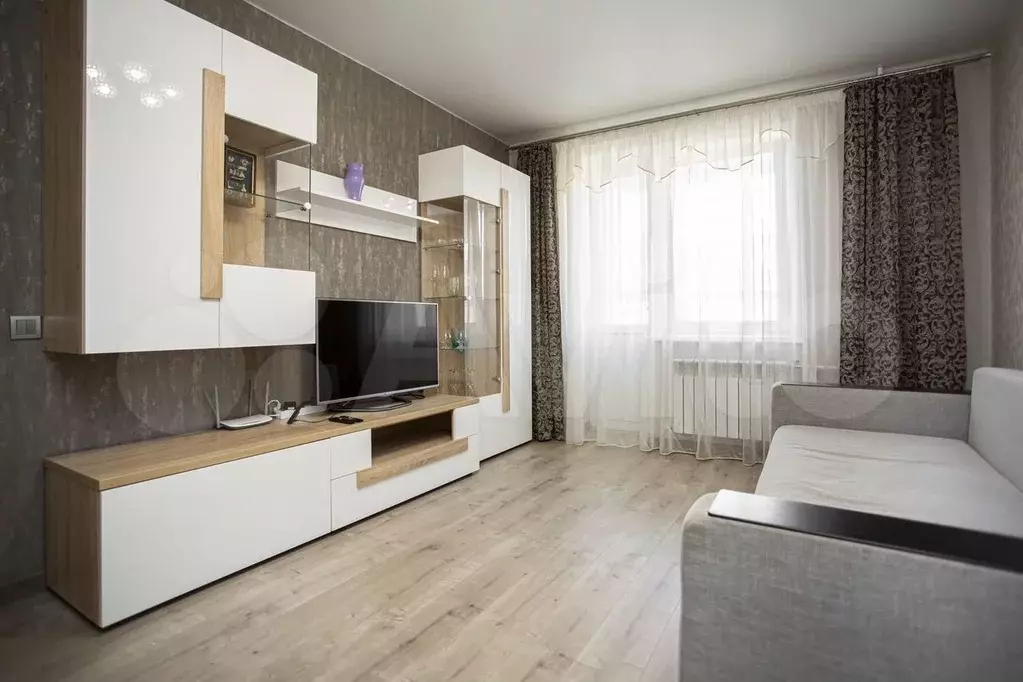 2-к. квартира, 65 м, 8/17 эт. - Фото 0