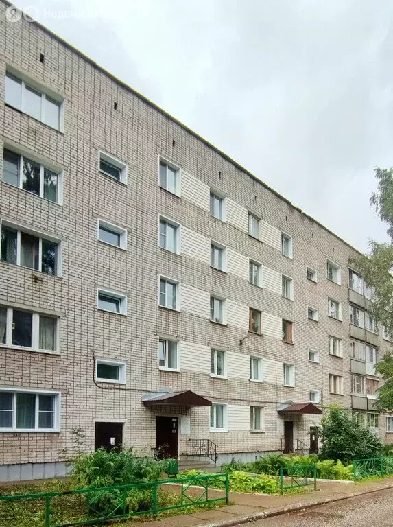2-комнатная квартира: Кирово-Чепецк, улица 60 лет Октября, 3к2 (47.7 ... - Фото 0