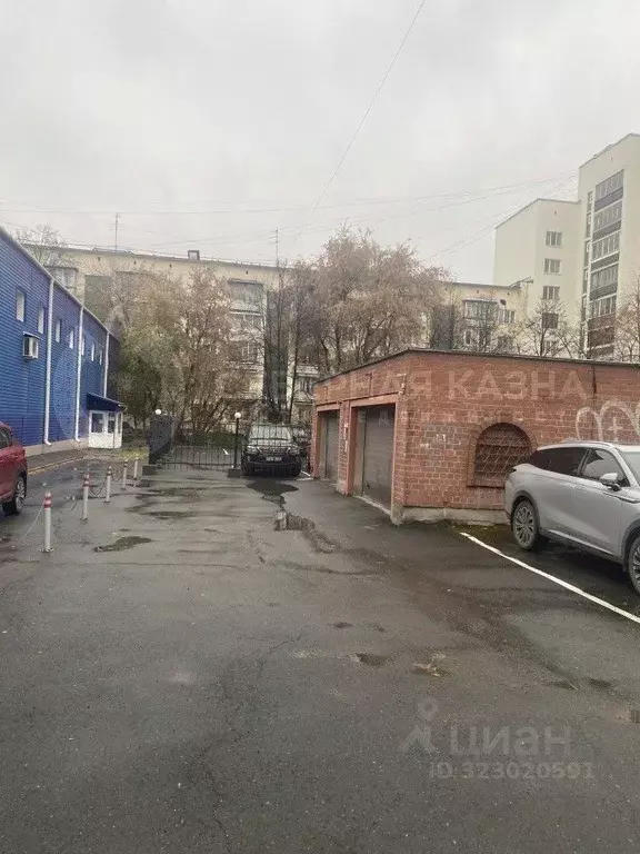 Гараж в Свердловская область, Екатеринбург ул. Красноармейская, 23 (17 ... - Фото 0