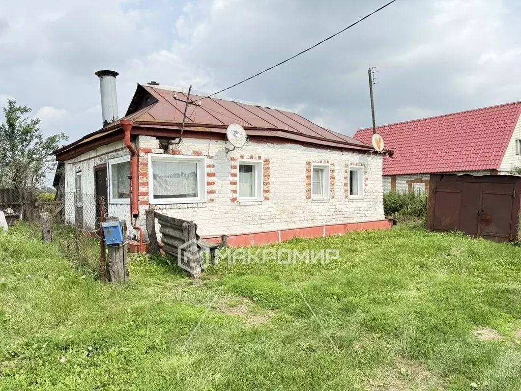 Дом в Орловская область, Троснянское с/пос, д. Барково 22 (50 м) - Фото 1
