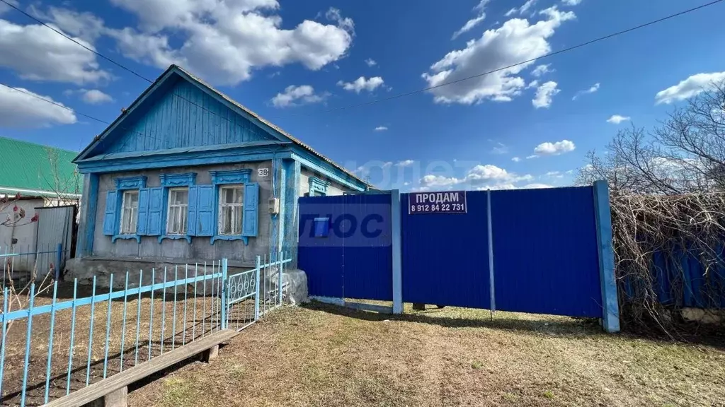 Дом в Оренбургская область, с. Октябрьское ул. Советская, 38 (65 м) - Фото 0