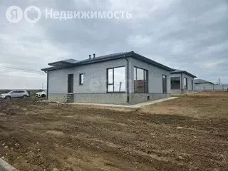 Дом в село Усть-Курдюм, Малая улица, 2 (100 м) - Фото 1