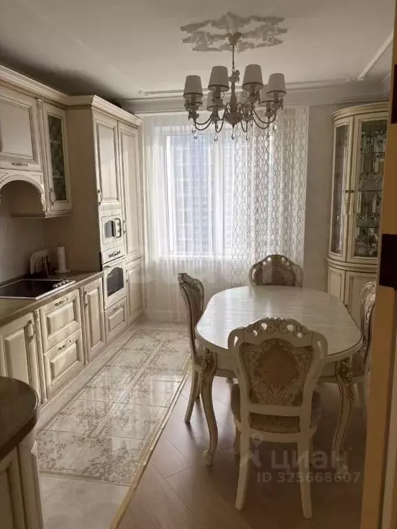 3-к кв. Красноярский край, Красноярск ул. Шахтеров, 66 (105.0 м) - Фото 1