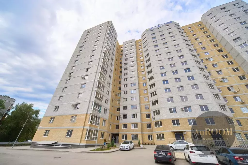 2-к кв. Волгоградская область, Волжский пл. Труда, 2А (52.0 м) - Фото 0