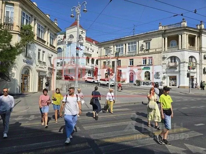 Торговая площадь в Севастополь ул. Большая Морская, 35 (100 м) - Фото 1