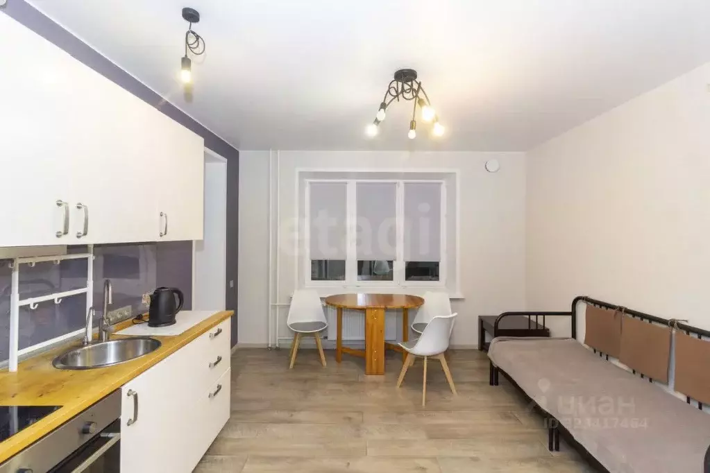 1-к кв. Тюменская область, Тюмень ул. Вьюжная, 10 (55.0 м) - Фото 2