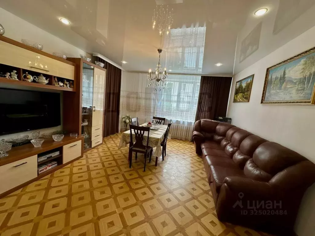 3-к кв. Свердловская область, Екатеринбург ул. Ильича, 13 (82.0 м) - Фото 1