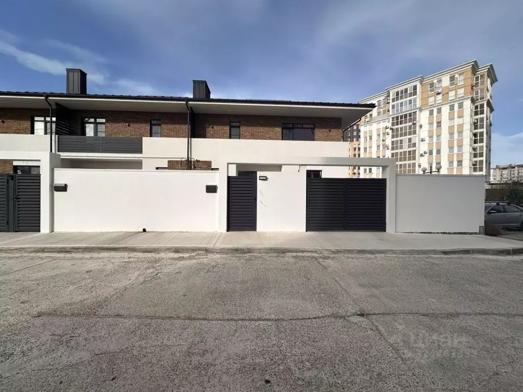 Таунхаус в Краснодарский край, Анапа Таманская ул., 119 (181 м) - Фото 2