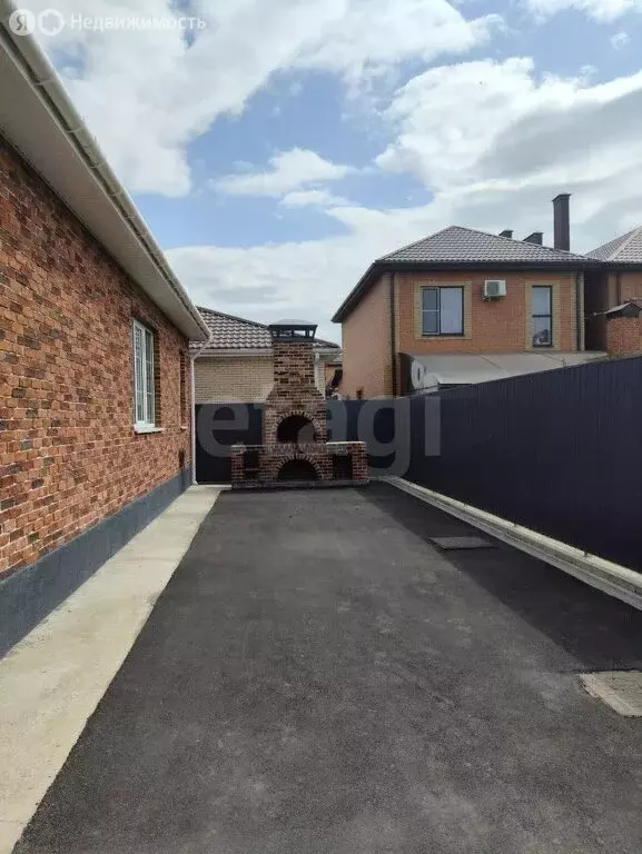 Дом в Батайск, Октябрьская улица (125 м) - Фото 1