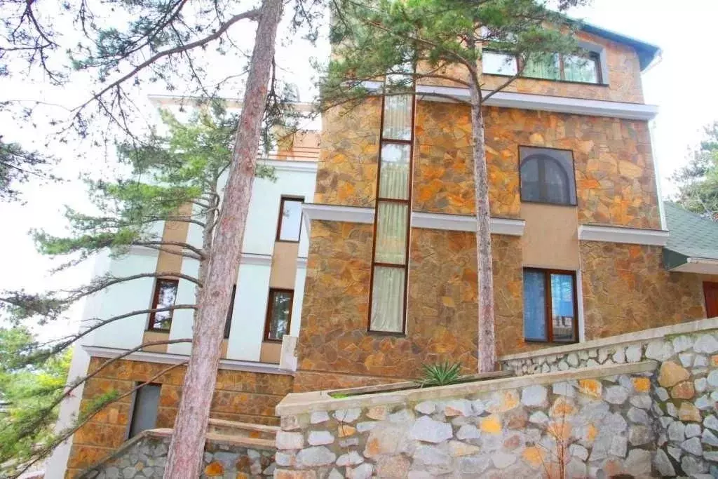 Дом в Крым, Ялта городской округ, Восход пгт ул. Скалистая, 7 (580 м) - Фото 1