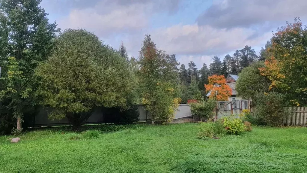 Участок в Ленинградская область, Гатчинский район, Вырица городской ... - Фото 1