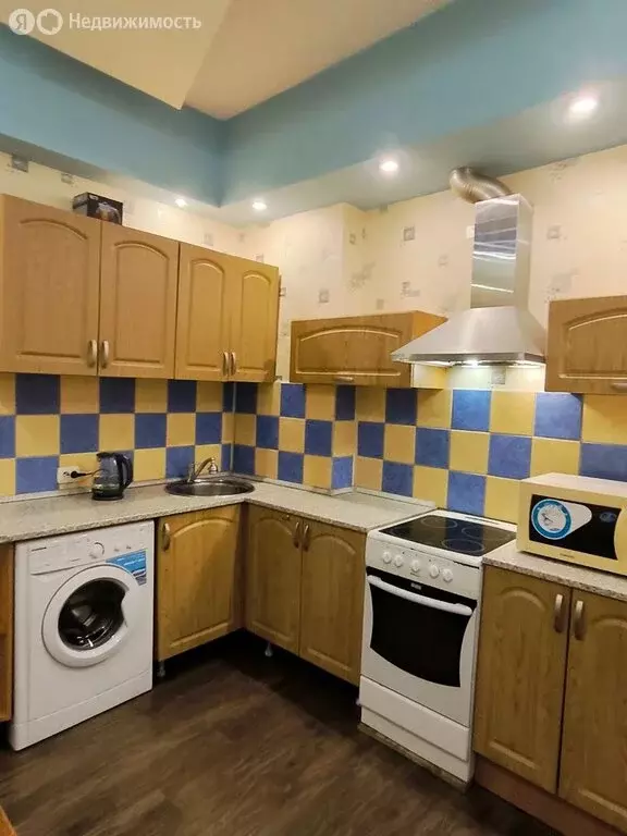 3-комнатная квартира: Мурманск, улица Ушакова, 12 (62 м) - Фото 2