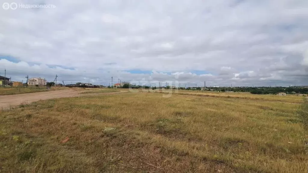 Участок в посёлок городского типа Черноморское, улица Челебиджихана (8 ... - Фото 0