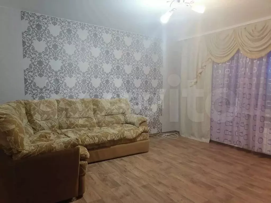 1-к. квартира, 40 м, 1/8 эт. - Фото 1