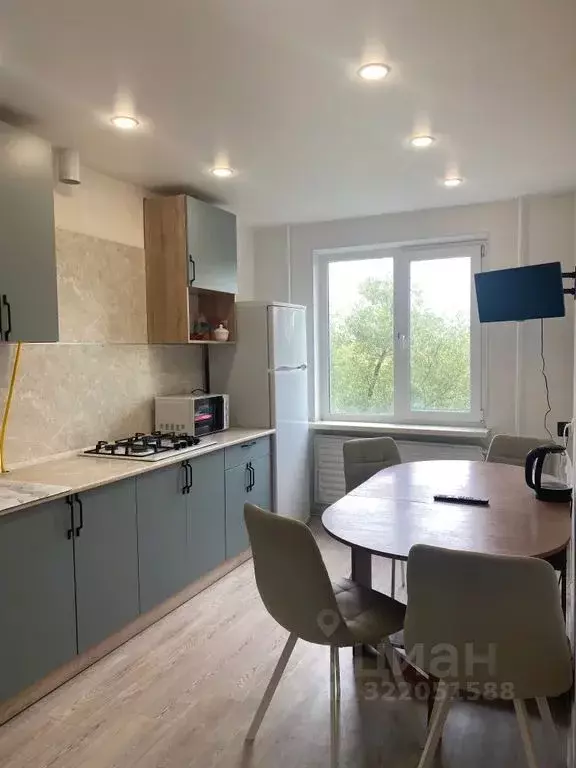 3-к кв. Вологодская область, Череповец Набережная ул., 61 (70.0 м) - Фото 1