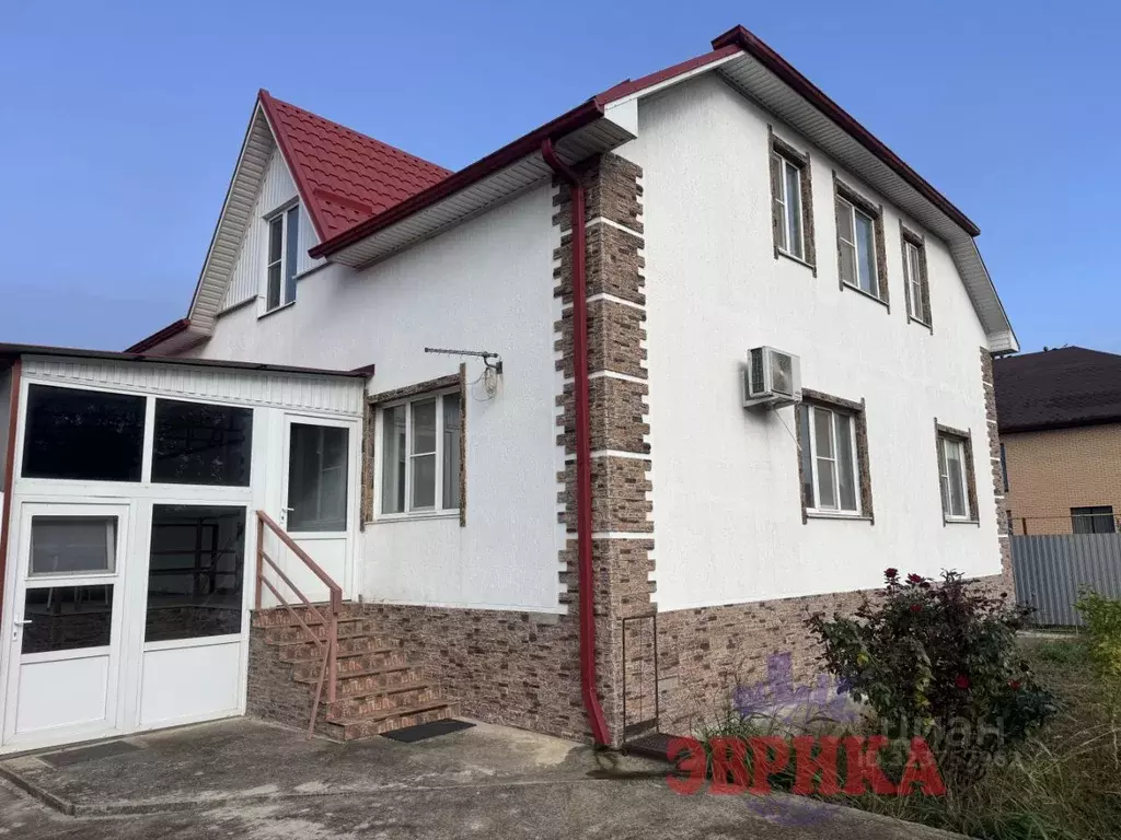 Дом в Краснодарский край, Крымск ул. Ветеранов, 9 (220 м) - Фото 1