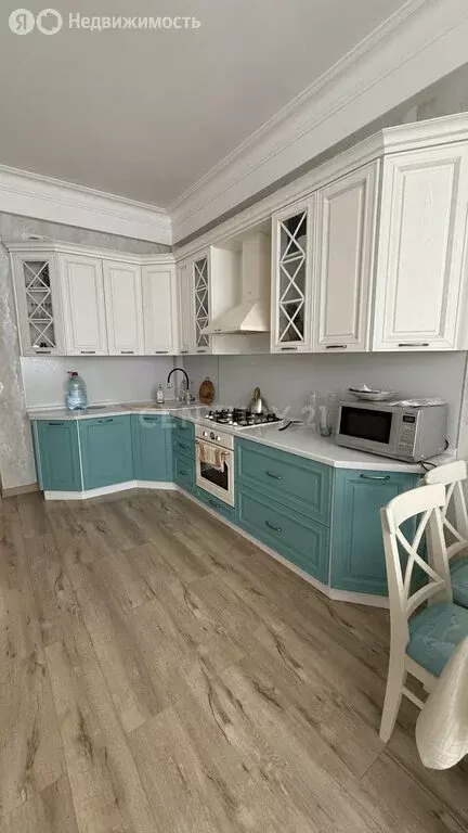 3-комнатная квартира: Каспийск, улица Батырая, 46 (76 м) - Фото 0