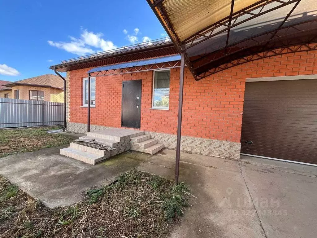 Дом в Оренбургская область, Оренбургский район, с. Южный урал ул. ... - Фото 1