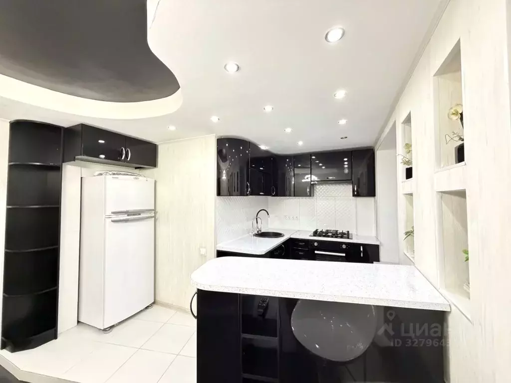 2-к кв. Новгородская область, Великий Новгород ул. Щусева, 7к2 (53.7 ... - Фото 2