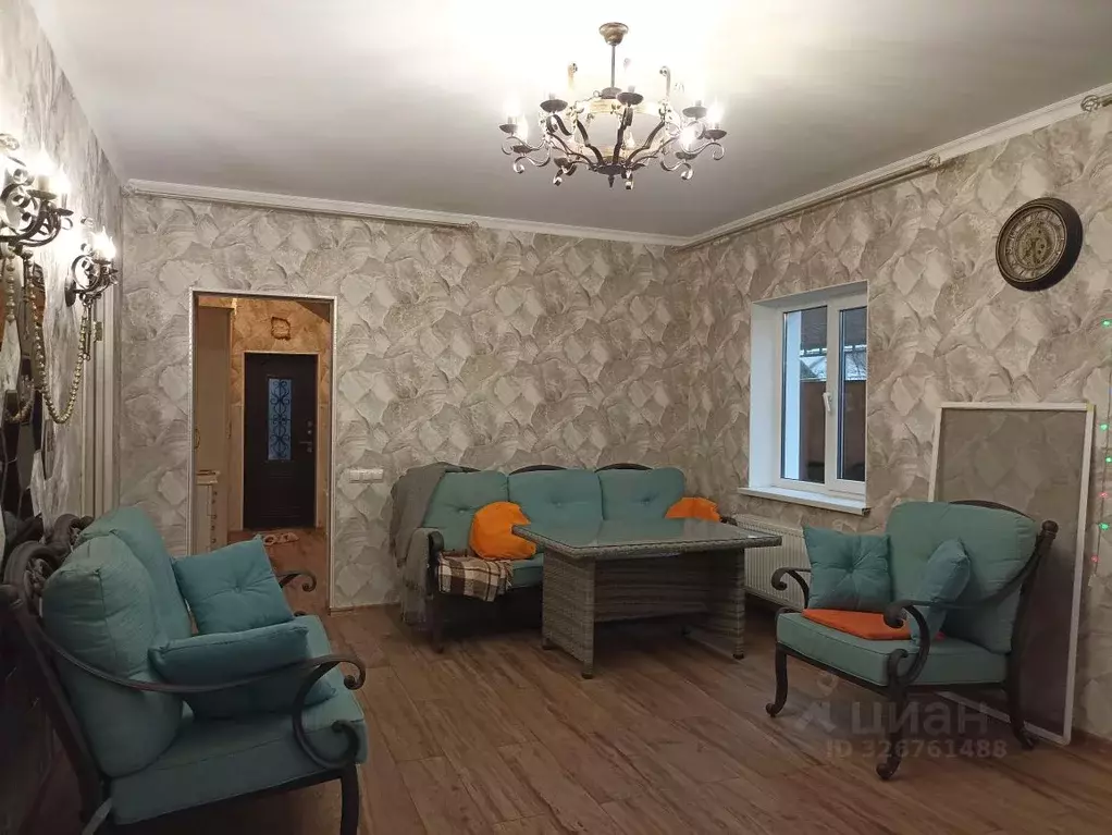 Дом в Крым, Симферопольский район, Гвардейское пгт ул. Первомайская ... - Фото 2