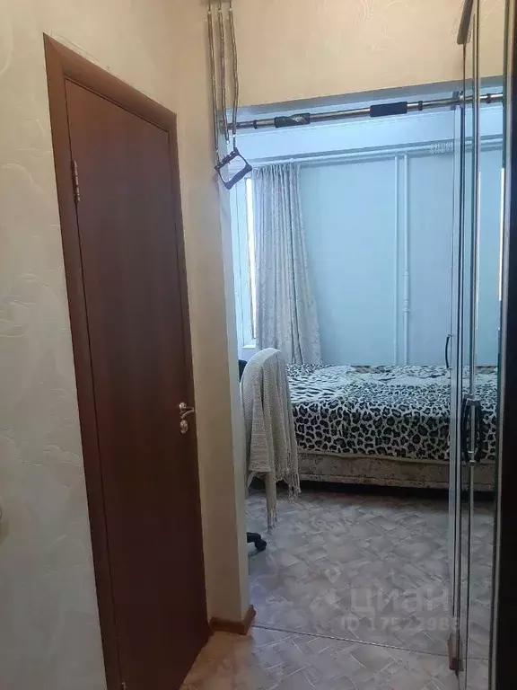 Студия Тюменская область, Тюмень Заречный проезд, 37к1/2 (22.0 м) - Фото 1