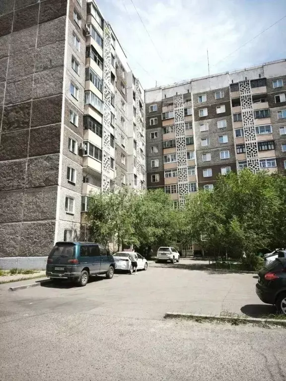 3-к кв. Бурятия, Улан-Удэ ул. Толстого, 2 (66.6 м) - Фото 1