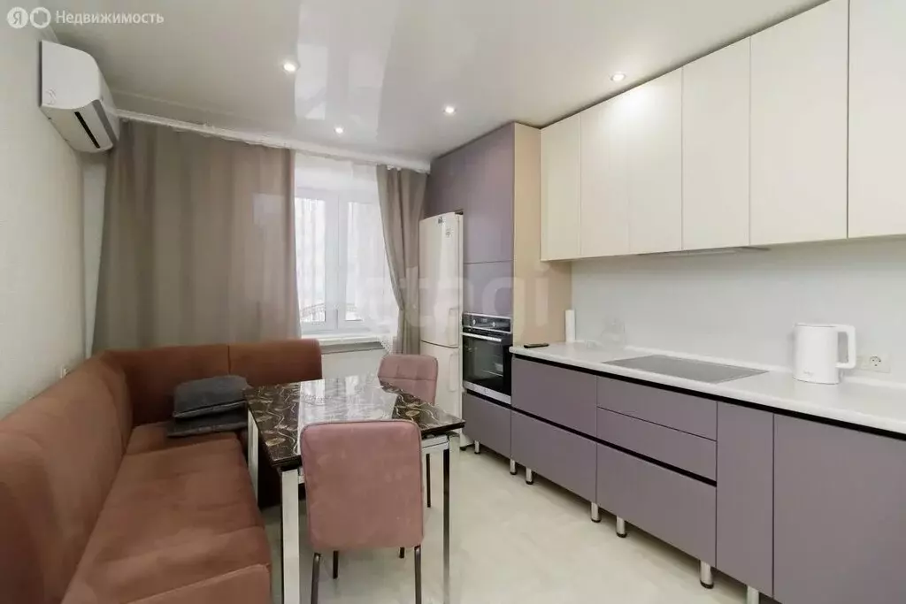 2-комнатная квартира: Тюмень, Малая Боровская улица, 7 (60.4 м) - Фото 2