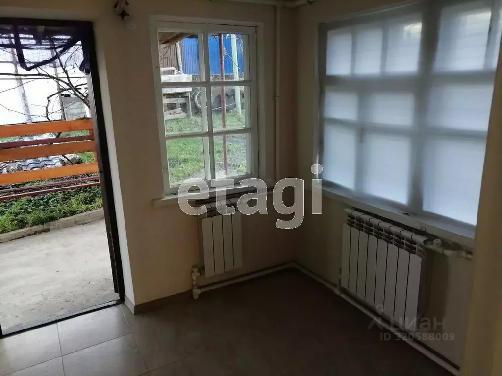 Дом в Краснодарский край, Горячий Ключ ул. Радищева, 34 (50 м) - Фото 1