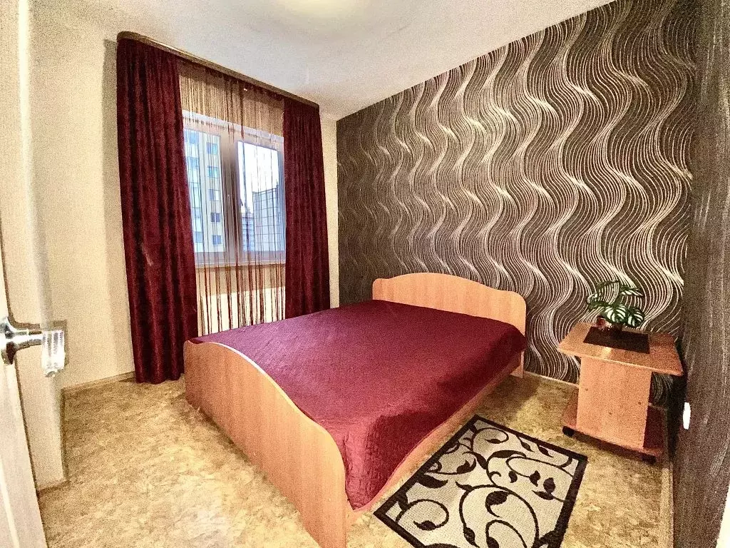 3-к кв. Тюменская область, Тобольск 15-й мкр, 29 (82.0 м) - Фото 0
