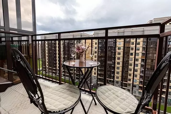 1-к кв. Татарстан, Казань ул. Рауиса Гареева, 100 (33.0 м) - Фото 0