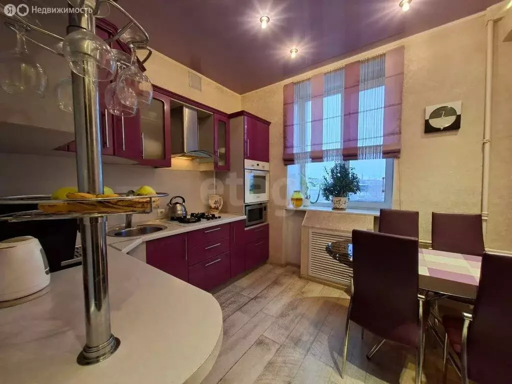 3-комнатная квартира: Череповец, улица Металлургов, 8 (75 м) - Фото 1