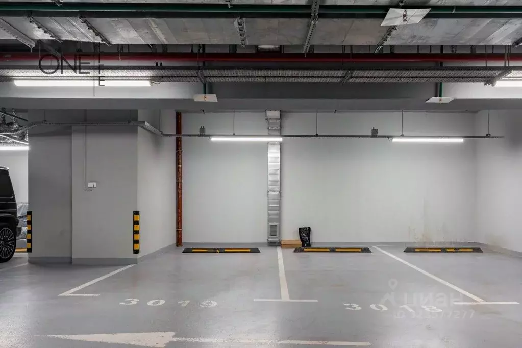 Гараж в Москва 1-й Красногвардейский проезд, 22с1 (15 м) - Фото 2