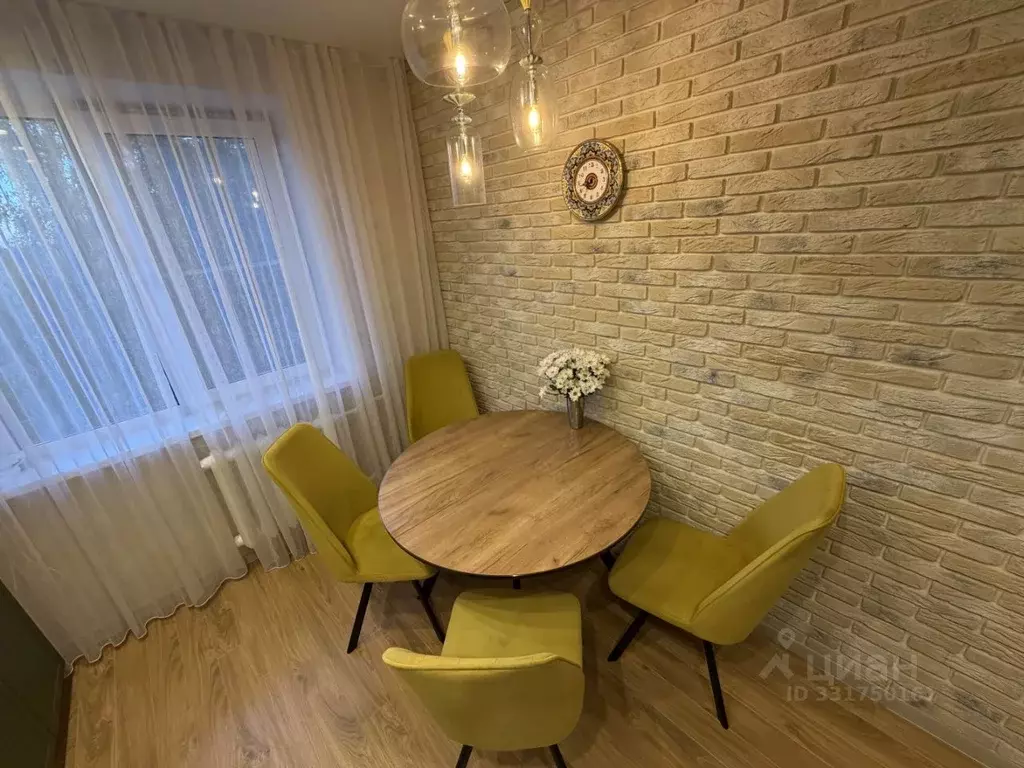 3-к кв. Владимирская область, Ковров ул. Строителей, 24 (64.1 м) - Фото 2