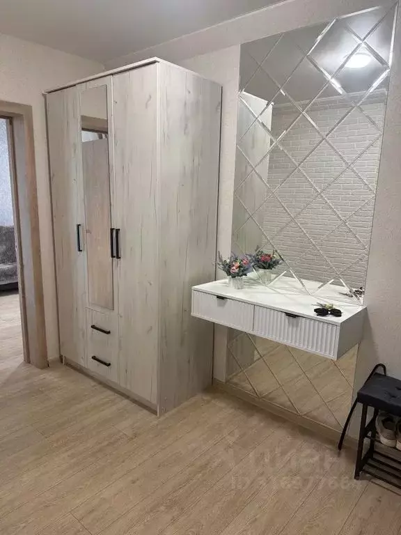 2-к кв. Воронежская область, Воронеж ул. Адмирала Чурсина, 8 (70.0 м) - Фото 0