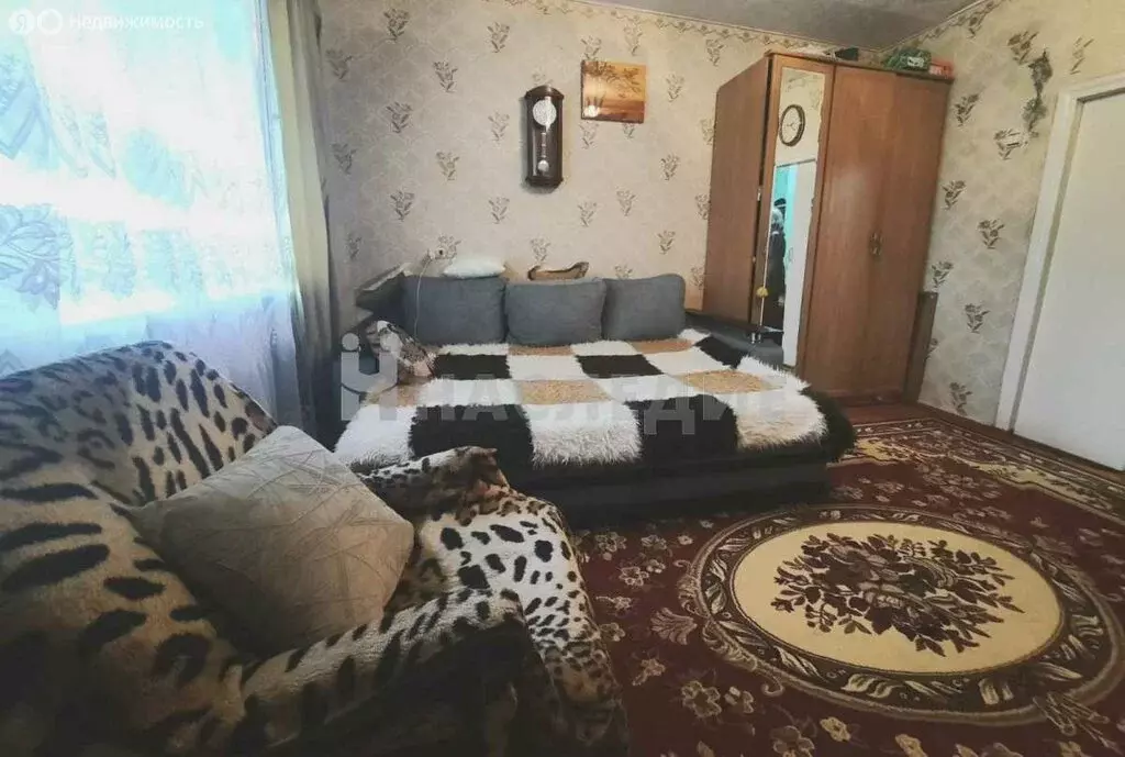 3-комнатная квартира: посёлок Чистоозёрный, Юбилейная улица, 1 (60 м) - Фото 0
