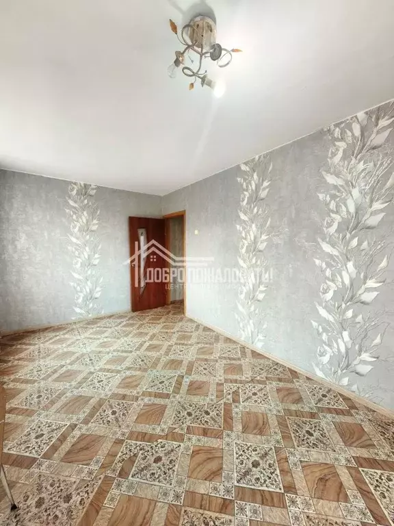 2-к кв. Хакасия, Абакан ул. Пушкина, 182 (42.6 м) - Фото 1