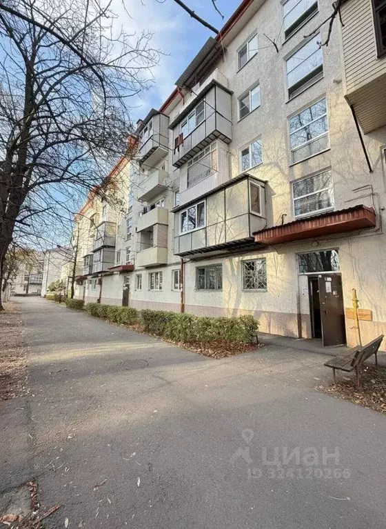 2-к кв. Кабардино-Балкария, Нальчик ул. Площадь Коммунаров (39.6 м) - Фото 1