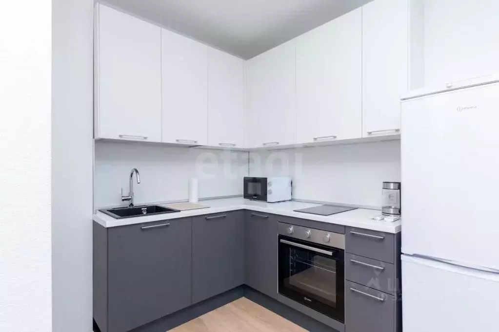 1-к кв. Тюменская область, Тюмень ул. Юрия Рогачева, 11к2 (33.7 м) - Фото 1