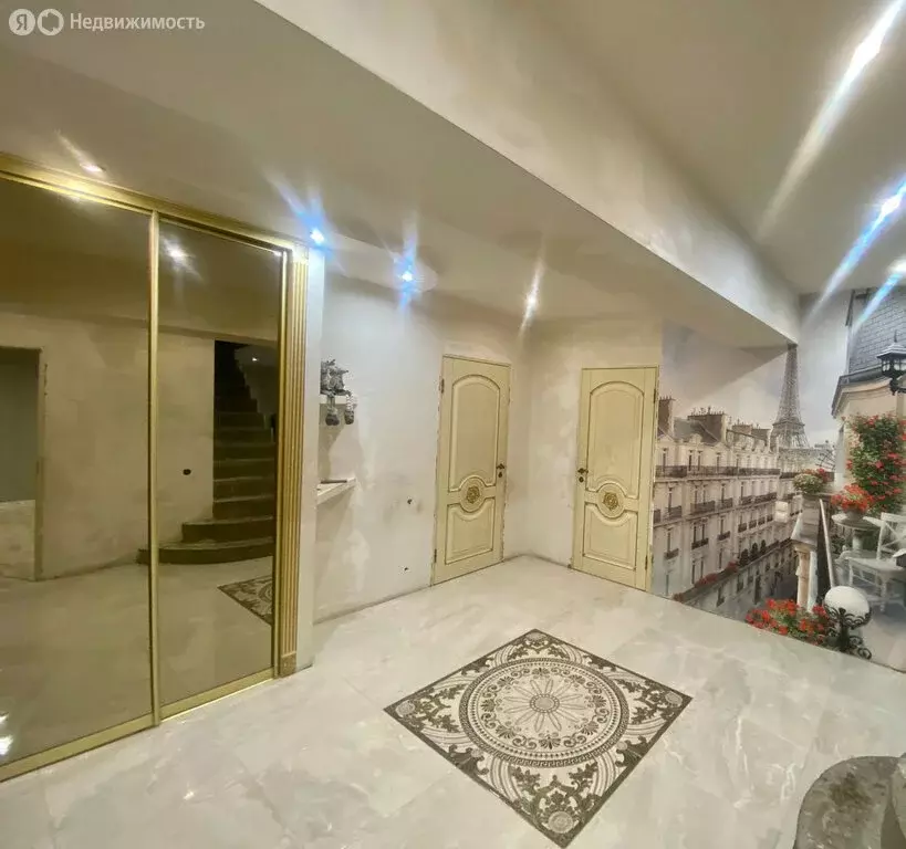 4-комнатная квартира: Владикавказ, Весенняя улица, 7к6 (210 м) - Фото 1
