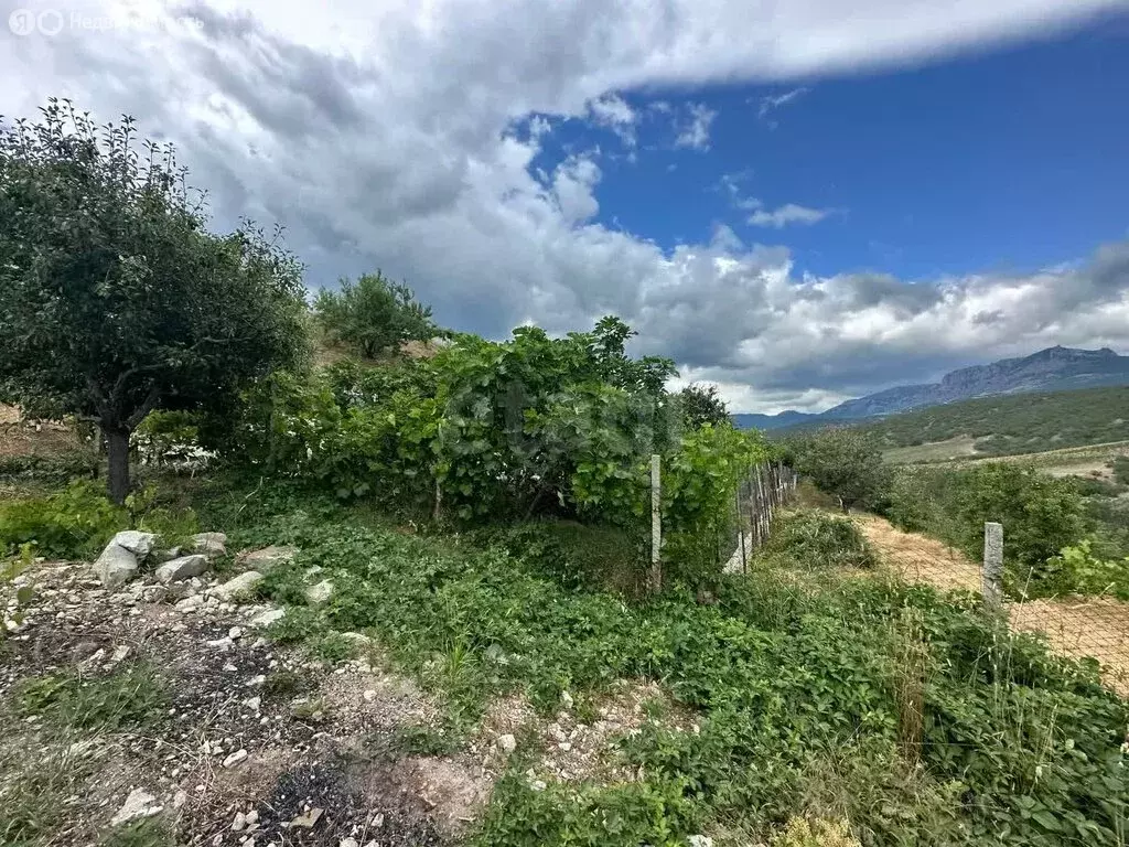 Участок в Алушта, Рябиновая улица (3 м) - Фото 0