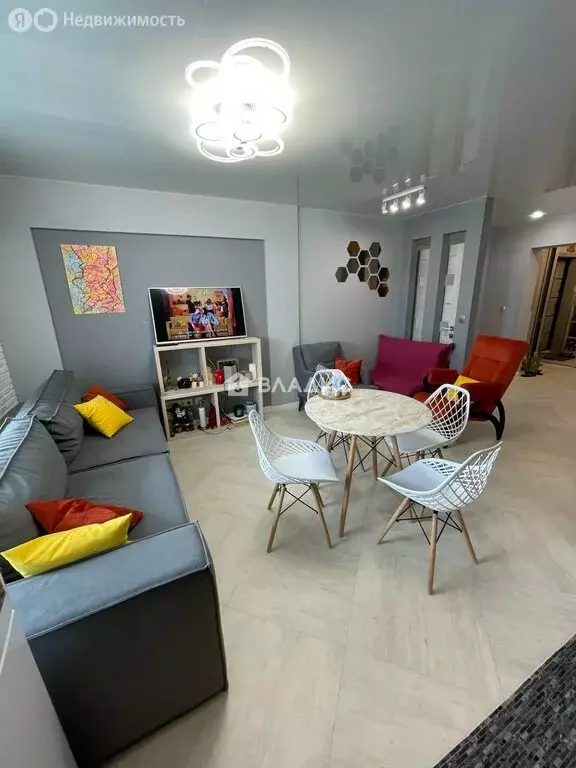 3-комнатная квартира: Уссурийск, улица Ленина, 122 (68.6 м) - Фото 1