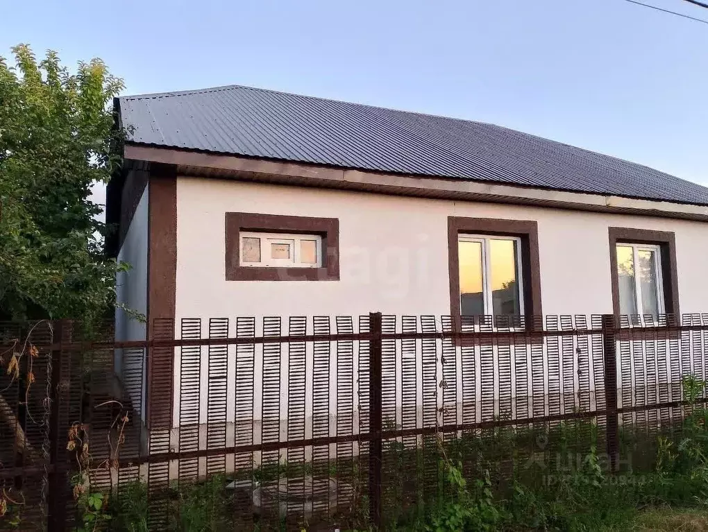 Дом в Оренбургская область, Оренбургский район, Нежинский сельсовет, ... - Фото 1